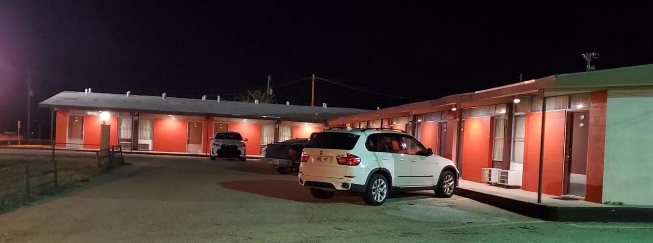 Holiday Host Motel & Rv Park Sonora Exterior photo